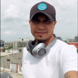 Meet your Posher, Jose